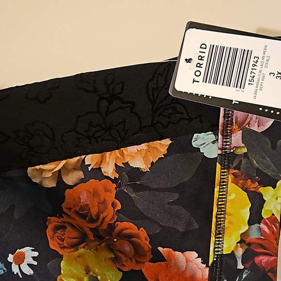 Torrid NWT floral lace active bra Size 3x - Picture 3 of 10